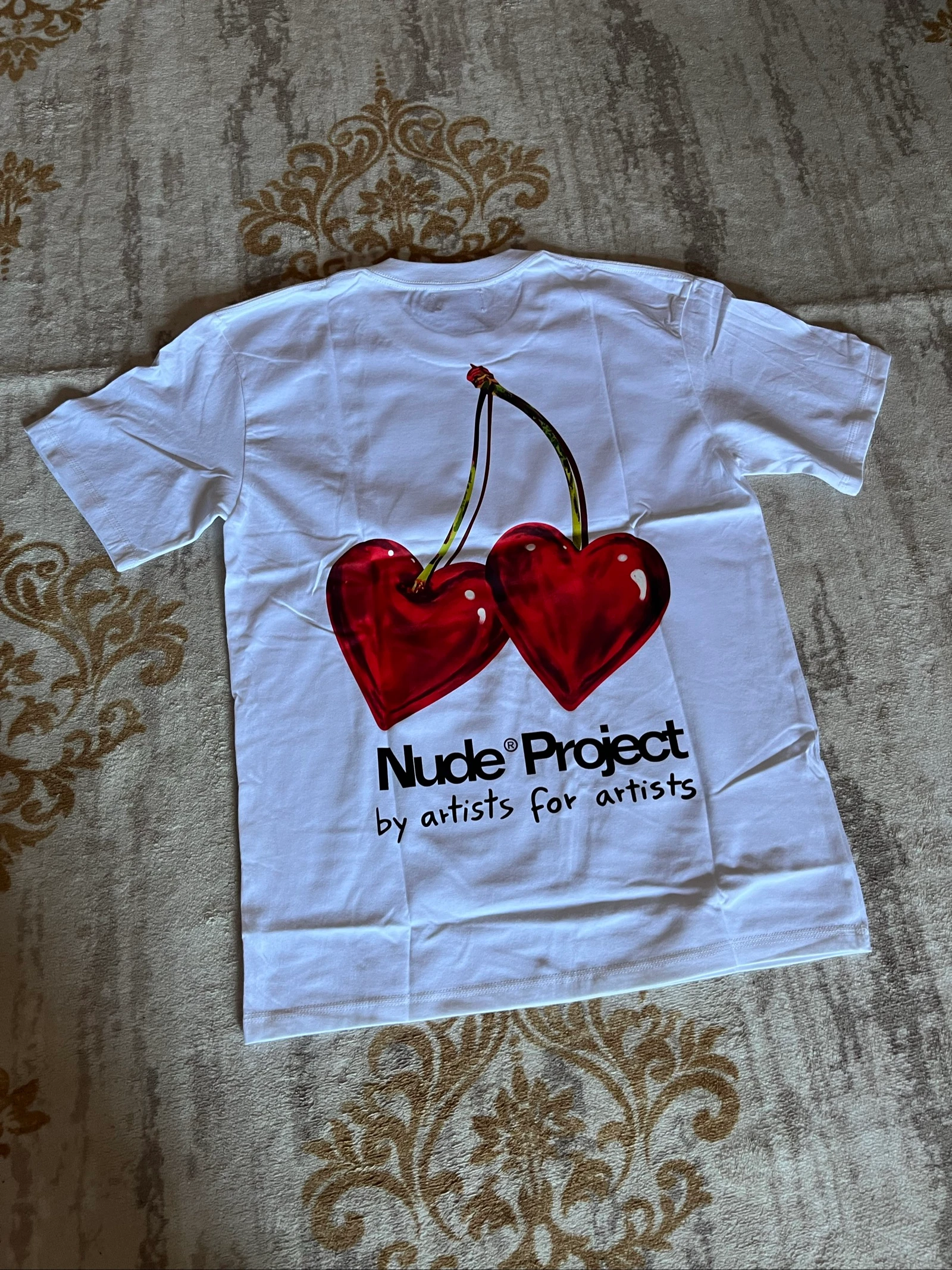 Camiseta Nude Project
